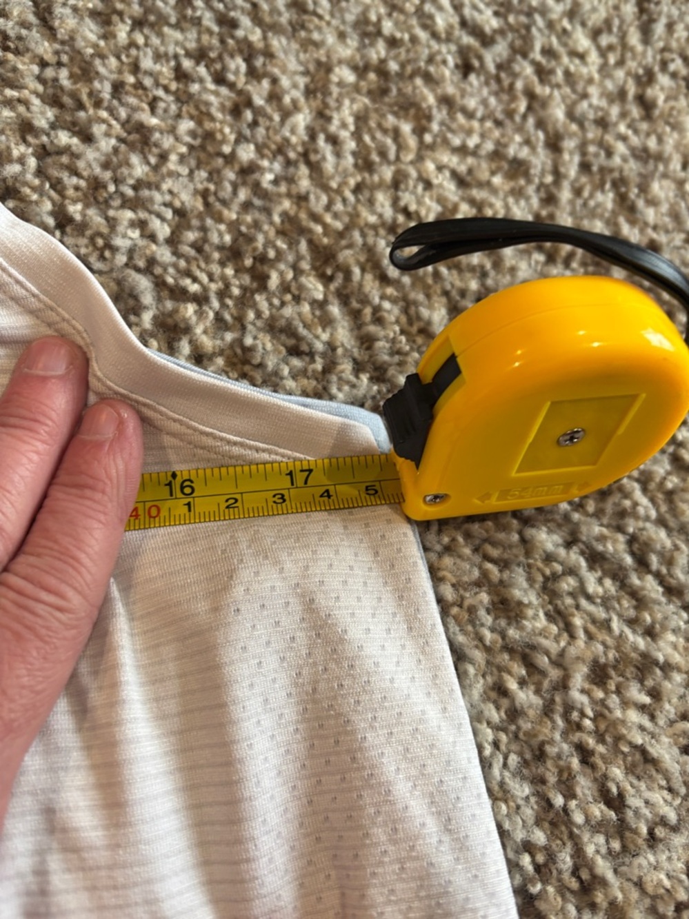 Lululemon Women’s White Racerback Tank Top - Picture 4 of 4